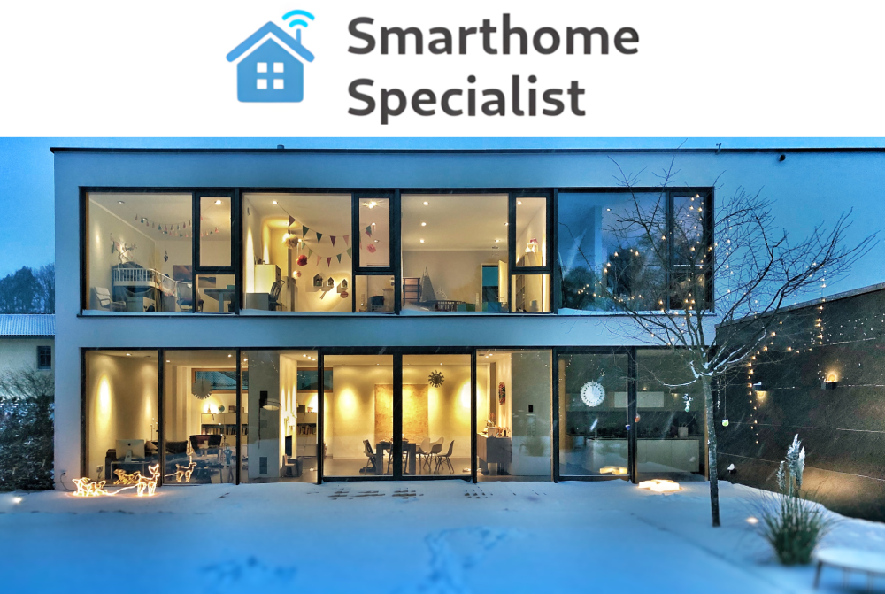 logo van Smarthome Specialist op een afbeelding van een modern huis